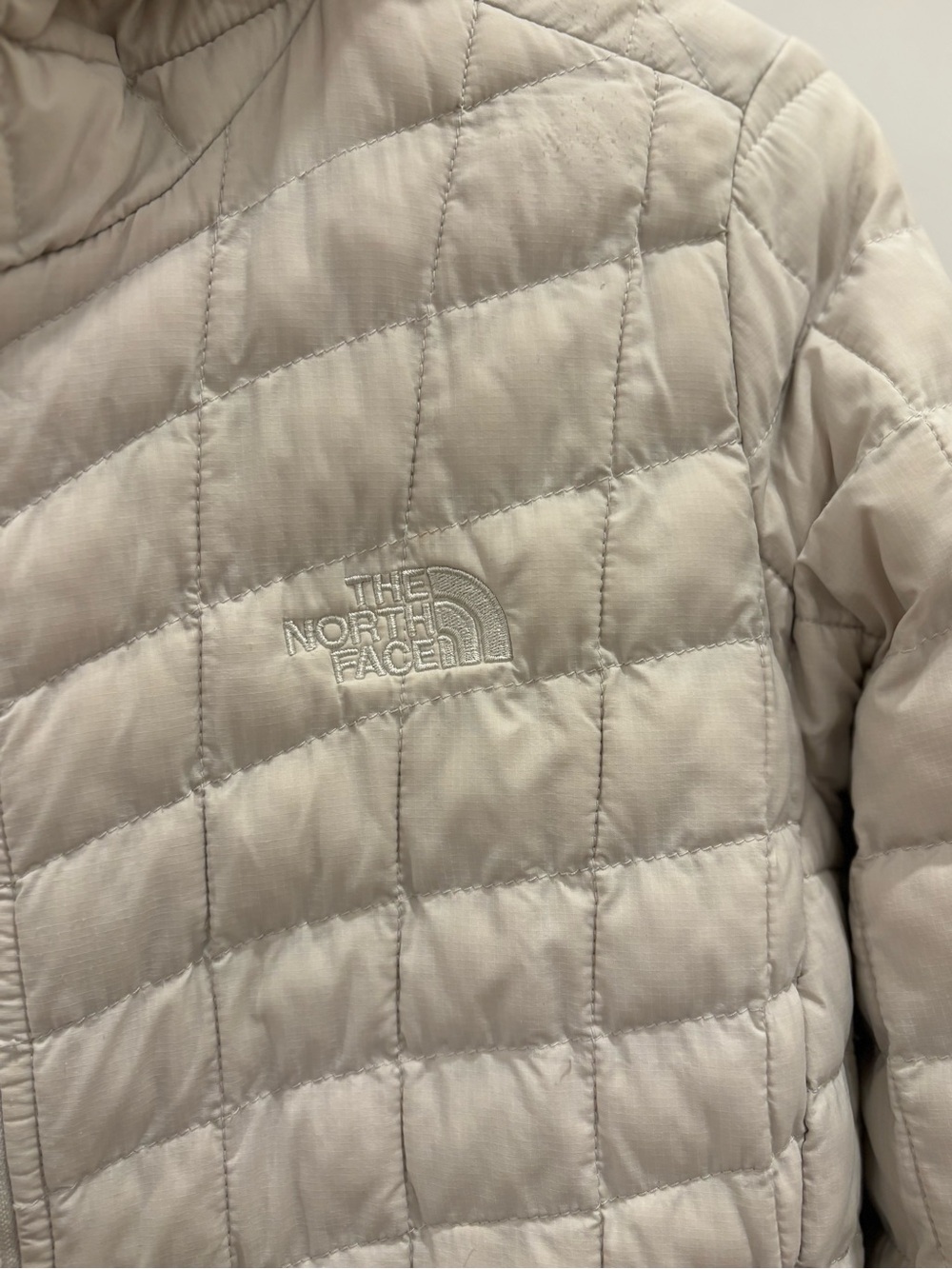 The North Face ThermoBall Hooded Jacket Size Medium - Picture 3 of 10